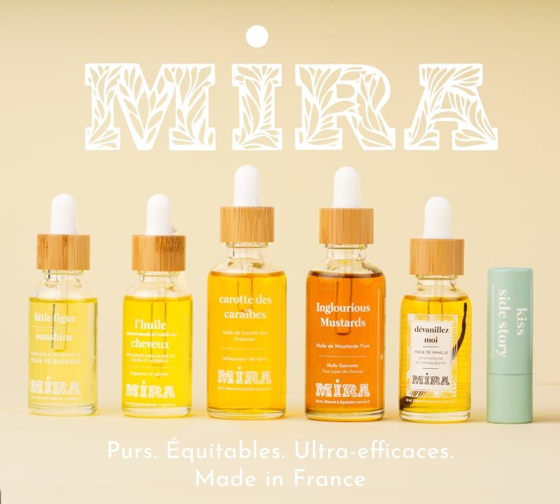 Huiles de beauté naturelles en flacons avec pipettes, marque Mira, avec un bâton de lèvres et le texte 'VIRAL', fond beige.